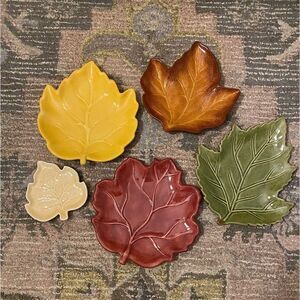 Simple Ceramic Set of Leaf Decor